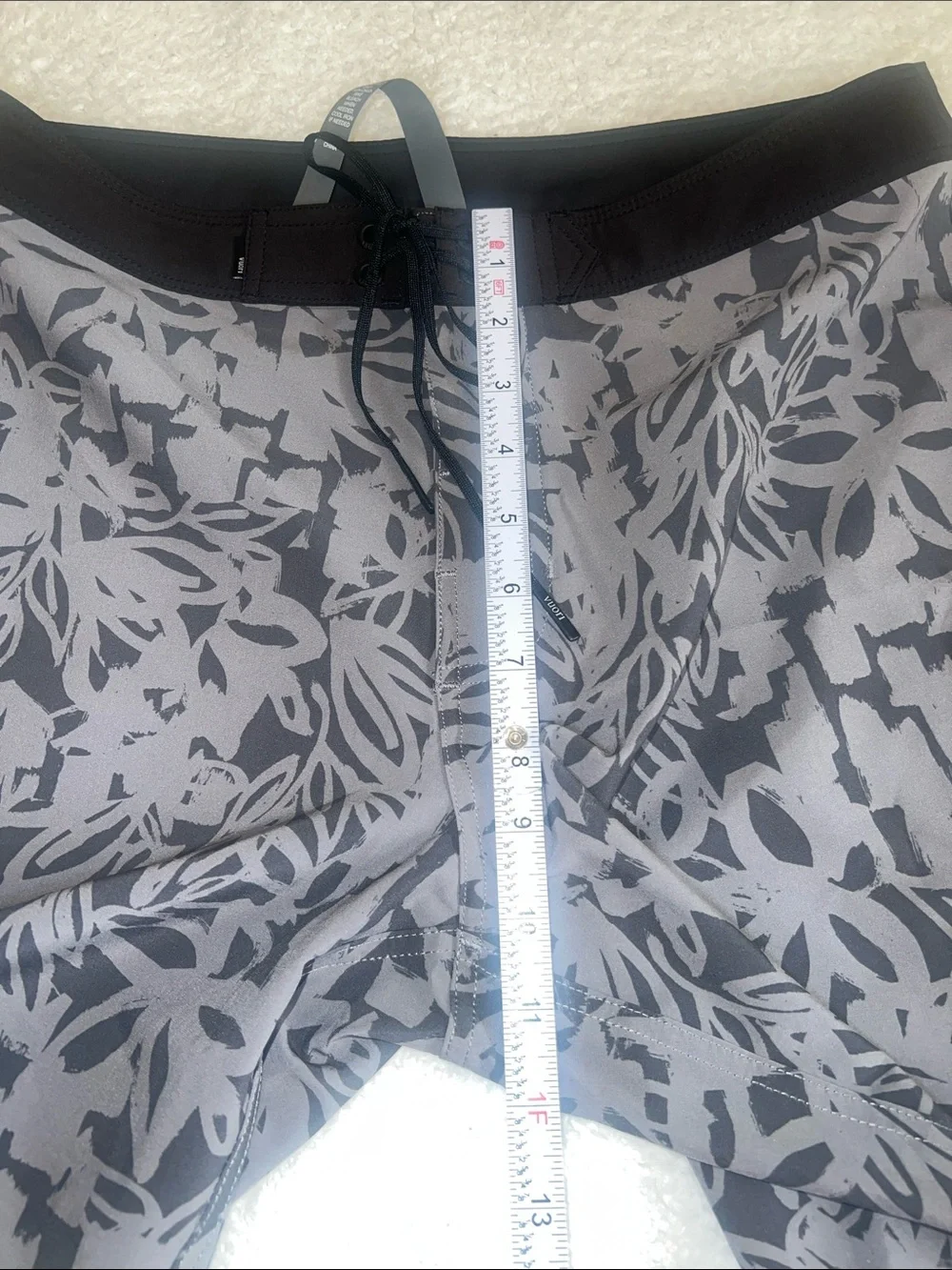 Vuori Infinity Boardshort Rob Machado Floral Surf Swim Shorts 30 NWT